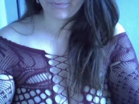 Een vrijgezelle spannende milf die van avontuurtjes en fantasietjes houdt. Om te delen of om de jouwe te horen.