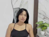 Soy una chica timida e inexperta, me gusta escuchar y aprender cosas nuevas, suelo abrirme mucho cuando cojo confianza, ven a conocerme.