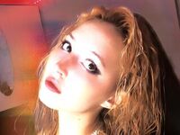 hot webcamslut AlyonaMew