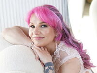 topless camgirl LeyaTaryn