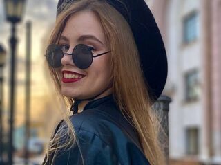 free liveshow MaiaOshman