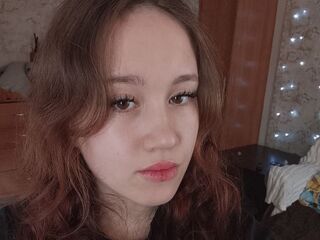 beautiful cam girl YvettePreisner