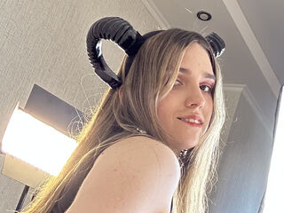 hot webcam slut AaliceWalter