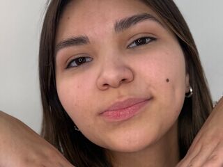 free nude cam AdriaKunstlinger