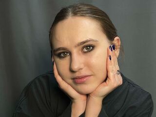 camgirl live porn AlanaHowlett