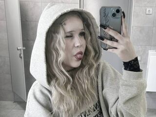 bedroom cam AlicaUwu