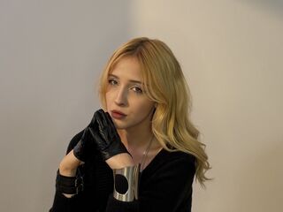 naked webcamgirl AmeliaHatta