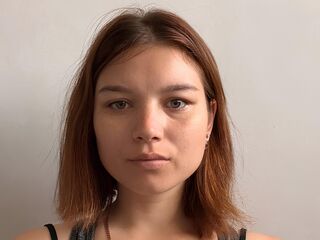 naked girl with webcam masturbating with dildo AndreThreat