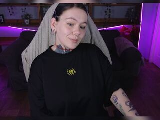 webcam bitch chatroom AnnieLeonelie