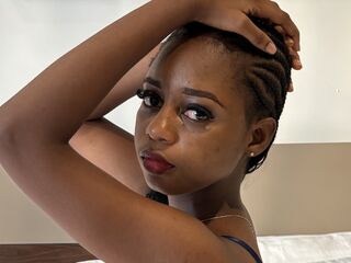 camslut showing pussy BrianaHadid