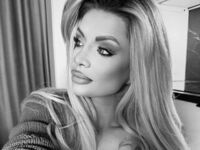 camgirl spreading pussy BriannaReynold