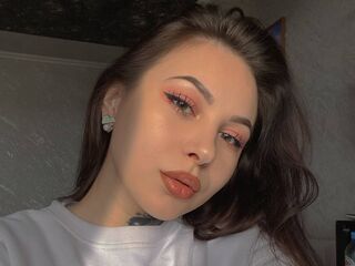 camslut showing pussy CapriceHebets