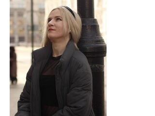 nude webcamgirl picture CarinGoodwin