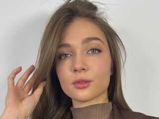 cam girl playing with dildo CarlenaBoulay