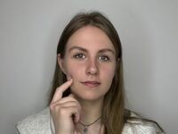 camgirl masturbating with sextoy CatherynBuckland
