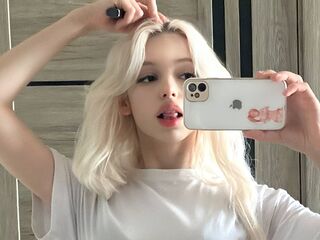 live webcam performer CourtneyAdamo