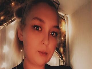 naked girl with live cam CrystalSins