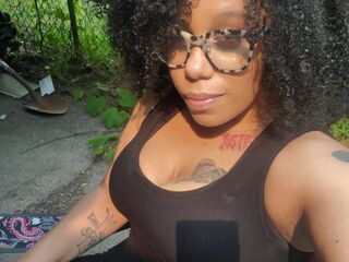 webcam babe chat room DesiraeLuciano