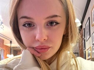 camgirl masturbating with sex toy DevonaBradner