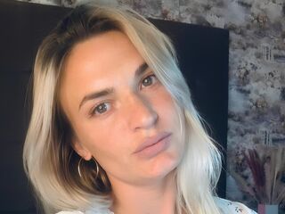 free live sexcam EllieMaryn