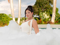 mastubating web cam girl ElodieSkye