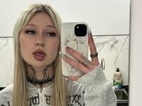 camwhore masturbating with dildo EmyYummi