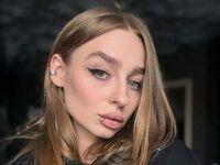 camgirl showing pussy EvaVotta