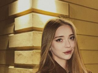 naked camgirl photo IvaBusack