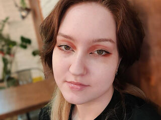 camwhore masturbating with dildo JannetteCasias