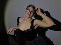 cam girl masturbating with sextoy JennyBlossom
