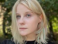 camslut naked JoanJones