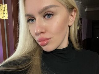naked girl with webcam masturbating JudiJadore