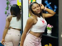 naughty camgirl fingering pussy JullyBlaim
