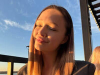 cam girl showing tits KatharineDeakyne