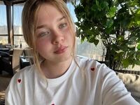 closeup webcam KendallHennig