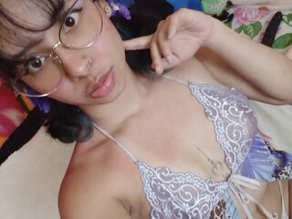 live sex cam KiaraLeono