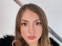 adult cam show KyraKur