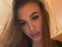 fingering camgirl video KyraVictorine