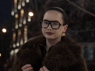 adult chatroom LatanyaDunkley