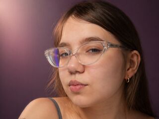 camgirl masturbating with dildo LaviniaSele
