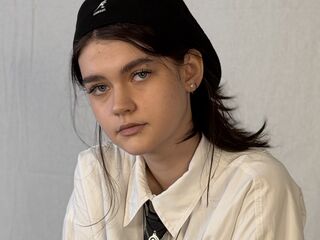 hot videochat LeannMolineaux