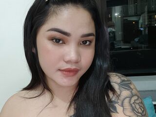 cam girl masturbating with sextoy LerieeLynn