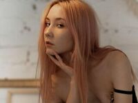 cam girl playing with dildo LinaLeest