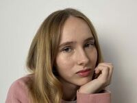 fingering webcam girl LisetteMaupredi