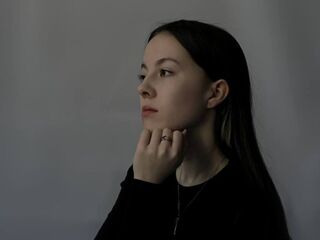 live chat room LorinaRasmuson