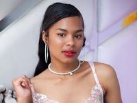 masturbating camgirl LucyLarz
