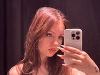 cam girl showing pussy LynCollinge