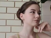 fingering girl cam LynneFrere