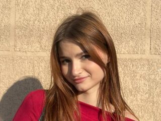 cam chat MadelynWealer