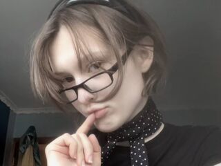 camwhore picture MalvinaGreif